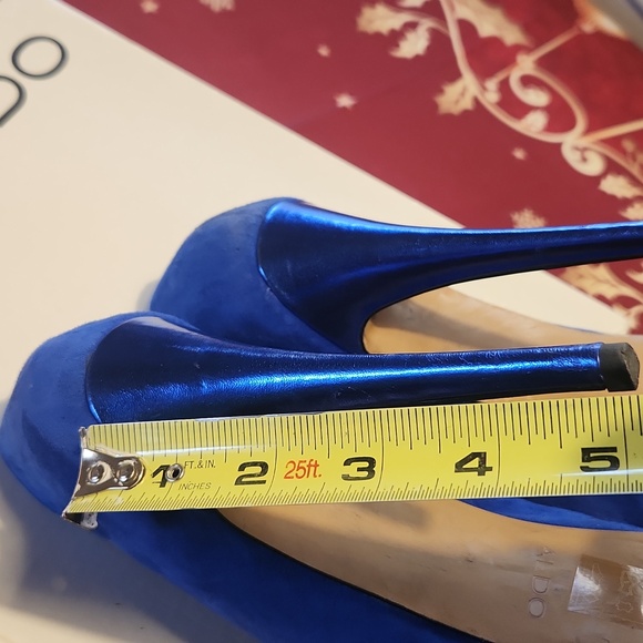 BLUE HEELS - Picture 5 of 6